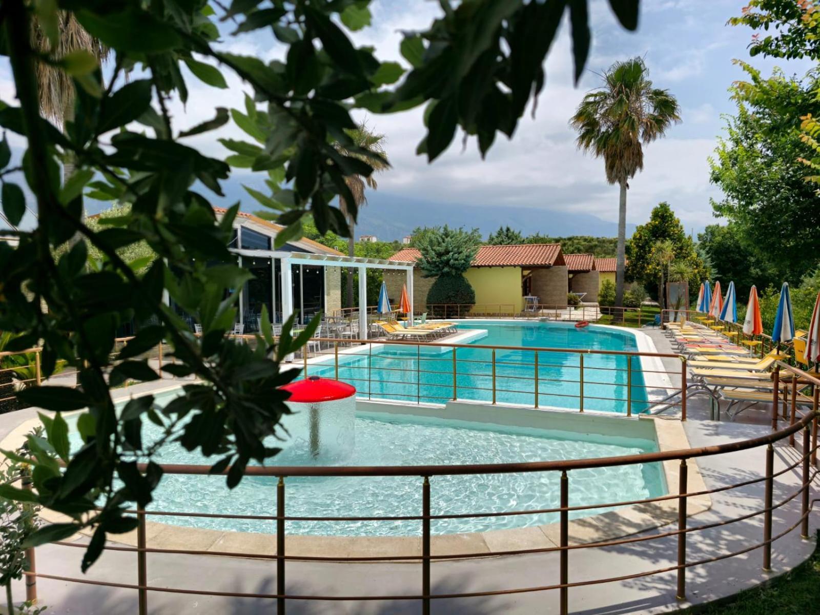 Resort Te Zagolli Orikumi Exteriér fotografie