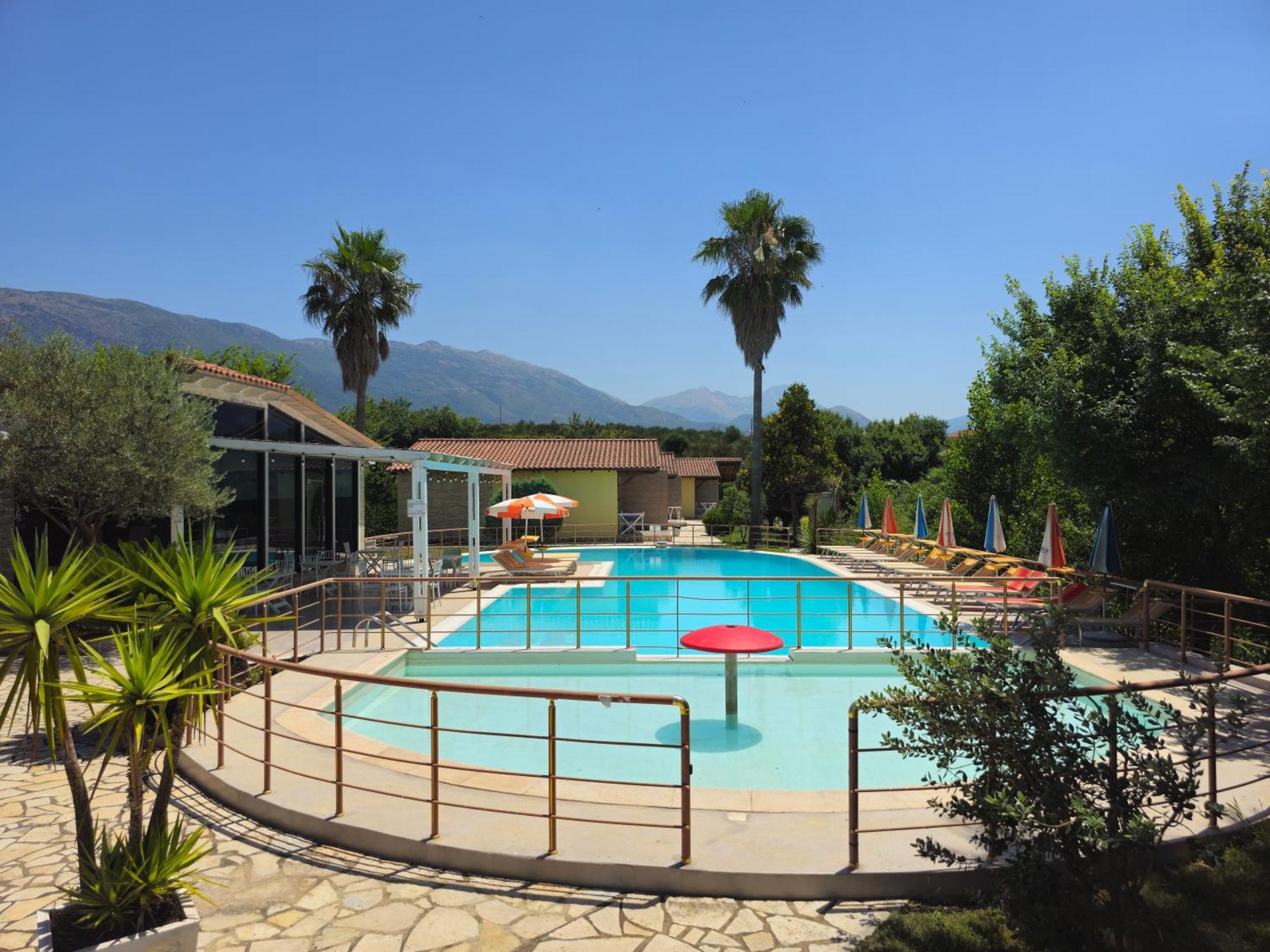 Resort Te Zagolli Orikumi Exteriér fotografie